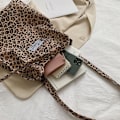 Pikkukuva 9 / 10: Rento kangaskassi Leopard olkalaukku 3 3 3 3