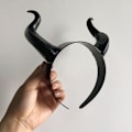Miniatyrbilde 1 av 3: Maleficent Hodebånd med Horn Hårtilbehør Halloween Maskerade Sideprops MJ51 One Size Matt Avtakbar One Size Matte removable