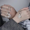 Pikkukuva 5 / 5: Mode Kreativ Design Valentine S Confession Rostfritt stål Sol Måne Pusselhänge Halsband För män Kvinnor Par Smycken Silver