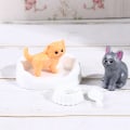 Pikkukuva 5 / 5: Docka Pet Cat Tillbehör Dockhus Möbler och Leksaker för Barbies Slumpmässig färg onesize