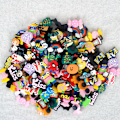 Pikkukuva 5 / 5: 100 kappaletta 3D-tukikorkkisandaalien koristeita (kuvio satunnainen), kenkäkoriste