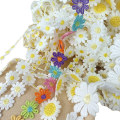 Miniatyrbilde 6 av 6: Fargerik tusenfryd blomst blonder trim bryllup strikking brodert