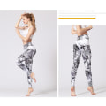 Pikkukuva 2 / 5: Korkeavyötäröiset painetut skinny-tanssi- ja kehonrakennusleggingsit - HK67 L