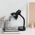Miniatyrbilde 5 av 5: Bordlampe i svart, fleksibel rørhals i basemetall