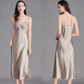 Pikkukuva 1 / 5: Isokokoiset camisole-yöpaidat, jääsilkkiset yöpaidat L