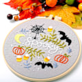 Miniatyrbillede 5 af 5: 4-delt broderikit Halloween Design Collection inkluderer embr