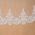 Pikkukuva 2 / 5: Pitkä, norsunluunvalkoinen huntu, lattiaa laahaava, 3 m, elegantti, simp