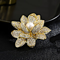 Miniatyrbillede 3 af 3: Lotus broche, udsøgt luksus corsage, blomster nål high-end tilbehør