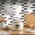 Pikkukuva 3 / 5: 24 kappaletta itseliimautuvaa mosaiikkia 10x20cm - Keltainen musta, Keittiö Sal