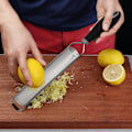Miniatyrbillede 4 af 5: Good Grips Zester Rivjern - Zester til Citroner og Citrusfrugter - Rustfrit Stål