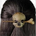 Miniatyrbilde 4 av 5: Halloween Punk Skull Hårklipp Halloween Hårklipp Skadede Butterfly Hode Hårklipp Hodeplagg Retro Plast Harpiks Raven Wing Hårtilbehør (B03 metall)