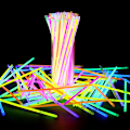 Miniatyrbilde 2 av 5: 100 stk. Lysende Fluorescerende Armbånd + 100 stk. Konnektorer - Pre