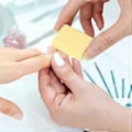 Miniatyrbild 4 av 4: Nagelfil Mini Block 180/100 Grit Sandwich Lila Tvättad Nagelkonstverktyg för Nagelvård-Gul