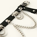 Miniatyrbillede 3 af 5: Fashion Pu Læder med Dangle Cirkel Form Dekor Ben Klemmer Kvinder Lår Klip