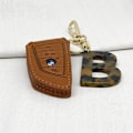 Miniatyrbillede 4 af 5: Bogstav nøgleringe tilbehør til kvinder og piger, guld initial nøglering acetat leopard print vedhæng til bilnøgler