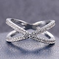 Miniatyrbillede 5 af 5: Guldbelagt X-ring med simulerede diamanter   Krydsring til kvinder