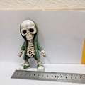 Miniatyrbillede 1 af 5: 1 stk 2023 Ny Cool Skelet Figuriner Harpiks Håndværk Sød Statue Skelet Mindesmærke Samleobjekt Halloween Dekoration Bil Dekoration (Grøn)
