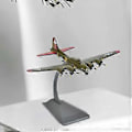 Miniatyrbild 5 av 5: Simulering 1:200 B 17 Flygplansmodell med Displaybas för Sovrumshylla Bar