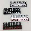 Miniatyrbilde 3 av 5: Shitbox Edition-merke, 3D-bilmerke-klistremerker, kul 3D-skjermplate-erstatning, kompatibel med de fleste biler, lastebiler og SUV-er - WELLNGS Black-Red