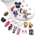 Miniatyrbilde 1 av 5: 18 stk Kaws skosjarm Sko dekorasjon Mote Trendy sko sjarm for DIY Croc Clog Sandaler Armbånd -WELLNGS