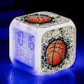 Miniatyrbillede 1 af 5: Basketball Vækkeur 7 Farver Skift Multifunktion Noctilucence Elektronisk Ur Børneværelse Vågne Timer Fødselsdagsgave til Barn Tw-WELLNGS Blue