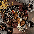 Pikkukuva 5 / 5: Ware Halloween-leivontavälineet, Haunted Skull Cakelet Pan, Bronze-WELLNGS
