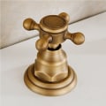Miniatyrbilde 3 av 4: Solid Messing To-Håndtaks Tre-Hulls Bredt Brukt Baderom Messing