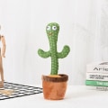 Miniatyrbilde 1 av 5: Kaktus plysjleke som danser, synger og gjentar