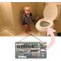 Miniatyrbild 2 av 7: Roliga badrumsskyltar, 1 st humoristisk väggskylt i trä,