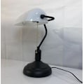 Miniatyrbild 4 av 4: Bankers lamp i nytt modernt utseende. svart