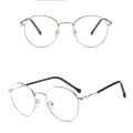 Miniatyrbilde 3 av 9: Lesebriller i klassisk design (Unisex) Svart/Guld -1.0