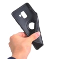 Miniatyrbilde 9 av 11: Samsung Galaxy A8 2018 - Skal med hållare i Karbondesign Röd
