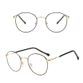 Miniatyrbilde 1 av 9: Lesebriller i klassisk design (Unisex) Svart/Guld -3.0