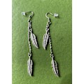 Miniatyrbillede 3 af 4: Örhängen Fjädrar Fjäder Långa Dingel feather Rostfri Krok Silver