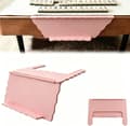 Mahjong kortholder til bord – 3D-printet under-måtte indskudsreol, vinklet visning, foldbart design (Pink)