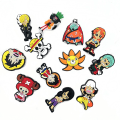 Miniatyrbild 4 av 10: 12PCS/Set Anime One Piece Croc Sko Charms Tillbehör för Clog Sandaler Dekoration