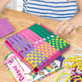 Miniatyrbild 4 av 7: 1 Set Vävstol Kit med Regnbågsfärgade Loopvirknålar för Nybörjare DIY Konst & Hantverk Grytunderlägg Handgjort