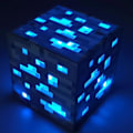 Pikkukuva 1 / 2: Minecraft Game Peripheral Miners Ladattava lamppu yövalo taskulamppulelu Blue