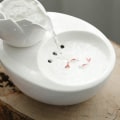 Miniatyrbild 2 av 2: Keramisk vattendispenser för husdjur - Lotus vertikal dricksfontän för katt White