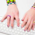 Miniatyrbild 6 av 6: Flicka 96 st. Glitter Glamup och Metallic Nails Press-On Set med konstgjorda falska naglar med full täckning