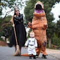 Miniatyrbilde 3 av 8: Oppblåsbar T-Rex Dinosaur Kostyme Halloween Kostyme Voksen Karnevalskostyme (Brun) - Xin Brown