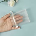 Miniatyrbillede 2 af 5: 100 beige smykkeposer med snøre i organza, mini poser til slik, små gaver, smykker og øreringe (YD)