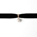 Miniatyrbillede 3 af 5: Sort Klassisk Fløjls Choker Halskæde Stræk Gotisk Choker med Perle Vedhæng til Kvinder og Pige