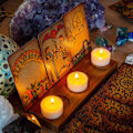 Miniatyrbillede 9 af 9: Træ Triple Moon Stativ Træ Tarot Kort Lys Display Holder Altar Forbrugsvarer