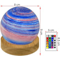 Miniatyrbillede 2 af 8: 3D LED Planetlampe, Dæmpbar Natlampe med RGB-Farver, Træbase til Soveværelsesdekoration (8cm) Sort Svart Svart