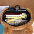 Miniatyrbillede 3 af 5: Plysstoffodral, dyrefodral, kapibara pennetui søde skolematerialer taske, lille fluffy lynlåstaske pennetui arrangør