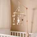 Miniatyrbilde 4 av 5: Mobil for baby i tre med filtballer og sky-pynt til barnerommet (hvit) white