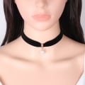 Miniatyrbillede 5 af 5: Sort Klassisk Fløjls Choker Halskæde Stræk Gotisk Choker med Perle Vedhæng til Kvinder og Pige