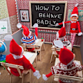 Miniatyrbillede 4 af 5: X Uartige Elf med Velcro i Hånd - Langbenet Elf Blød Plys - Jule Nyhed - Elf med Hat og Tag Jule