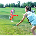 Pikkukuva 5 / 5: Paluuboomerang heittoon ja lentoon, takapihan urheilupeli, nopea frisbee, sopii takapihalle, telttailuun ja piknikille